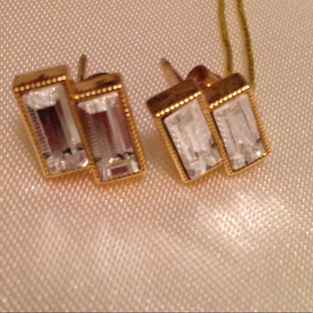 Jessica Elliot asymmetrical gold earrings NWOT